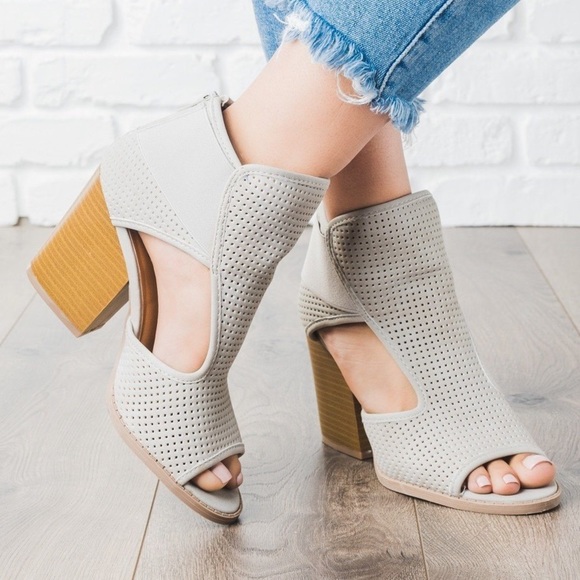 Qupid Perforated Cut Out Heel Booties Chunky Heel - Picture 3 of 4